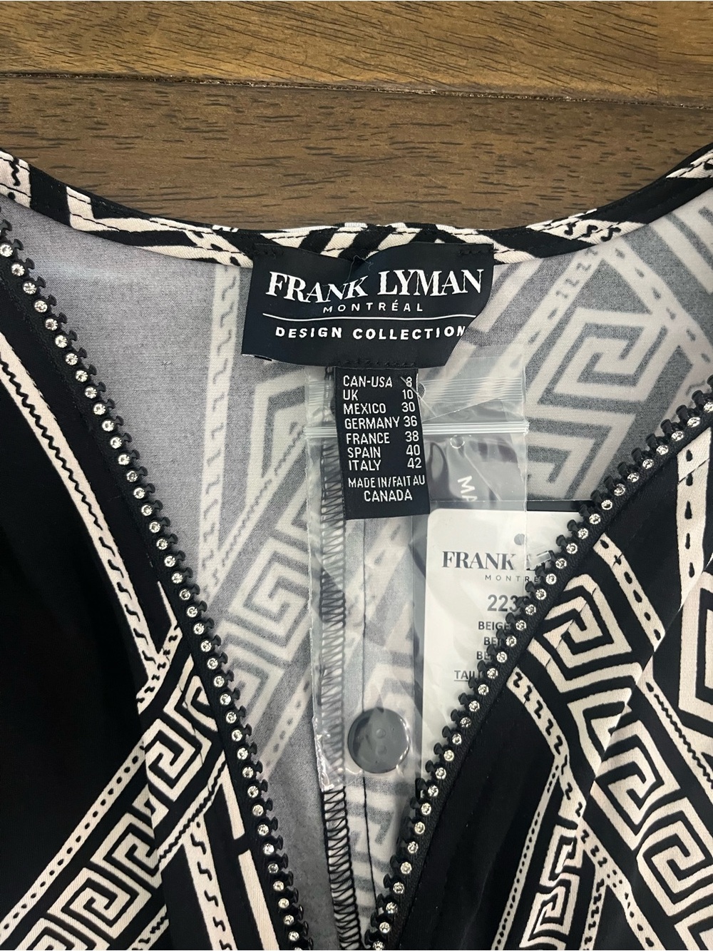 Frank Lyman Knit Top Designer Tie Knot Front Rhinestone Zip Neckline Size 8 NWT - Picture 7 of 12